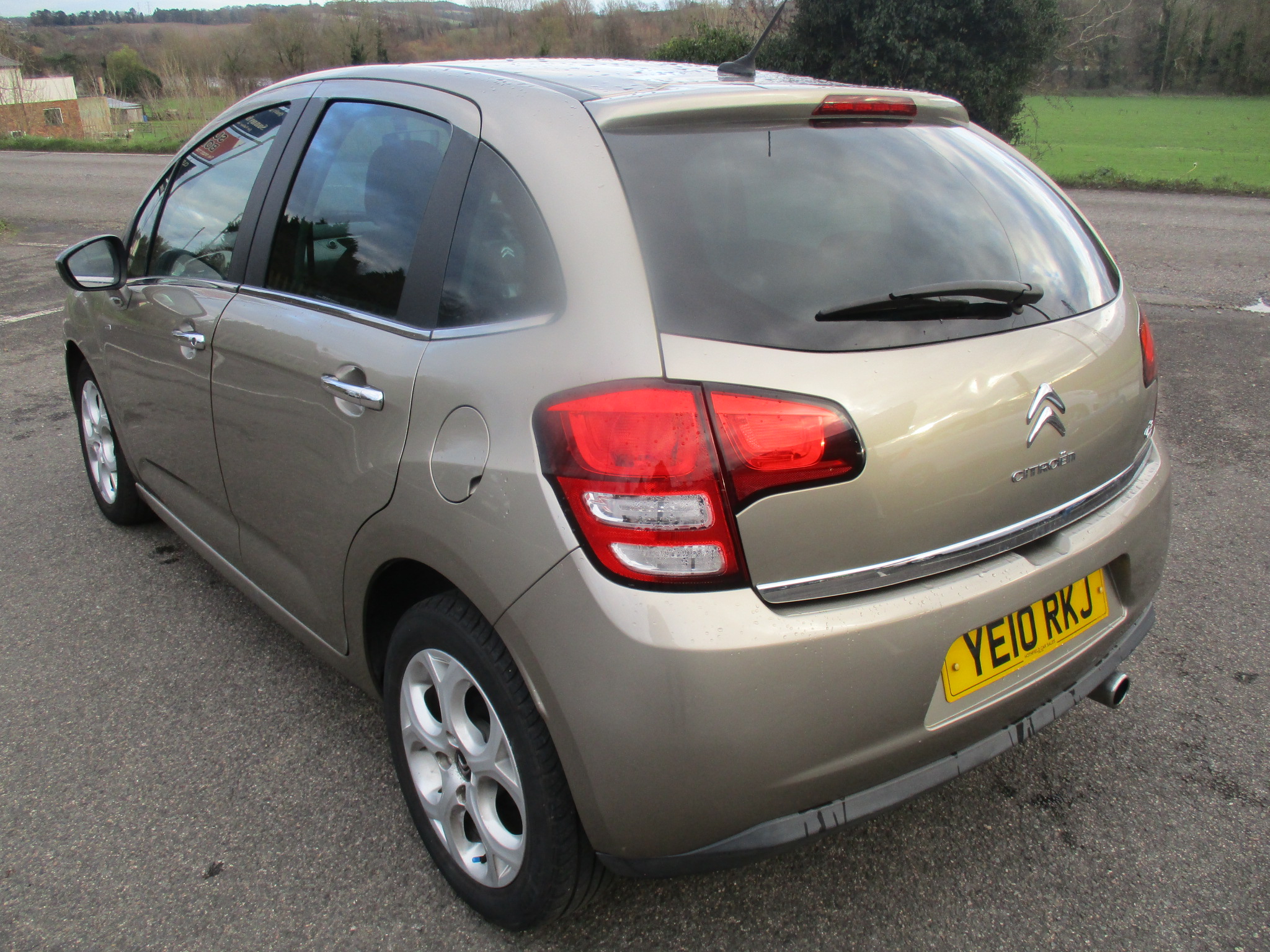 CITROEN C3 1.6 HDI EXCLUSIVE (TURBO DIESEL) 2010